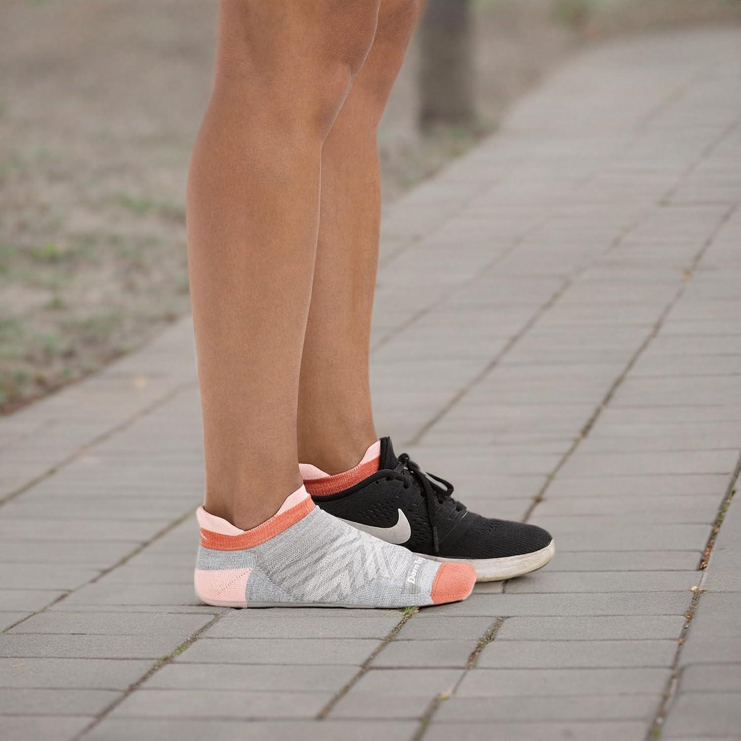 imageDarn Tough Womens Run No Show Tab UltraLightweight Running Sock Style 1047 Lavender