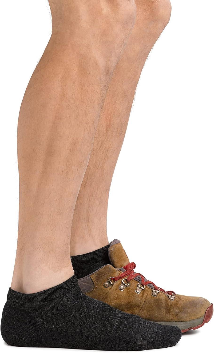 imageDarn Tough Womens Light Hiker No Show Lightweight Hiking Sock Style 1986 Taupe